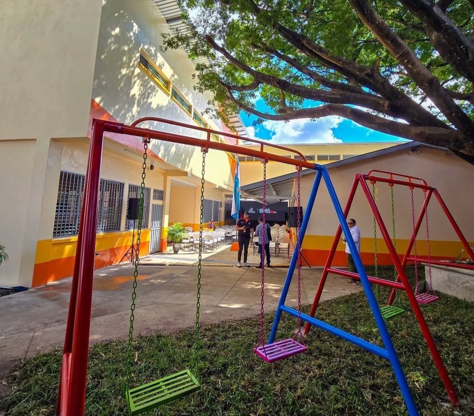 AMDC entrega escuelas reconstruidas y nuevos albergues para temporada de lluvias